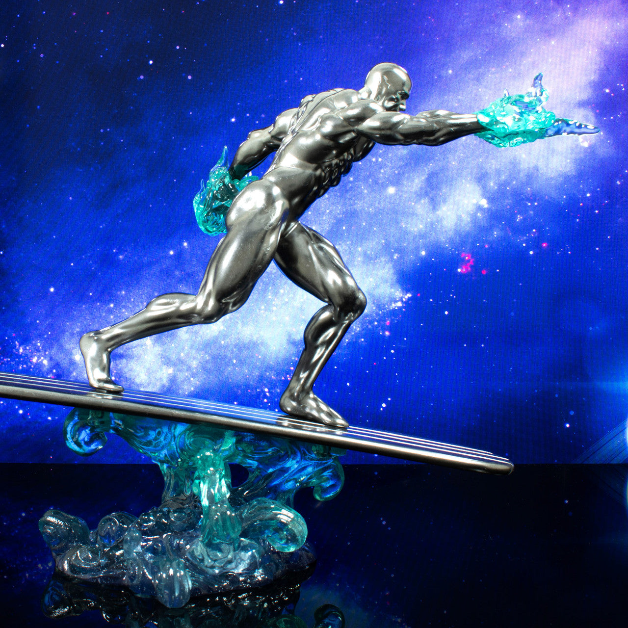 Figurine Marvel - Silver Surfer Gallery